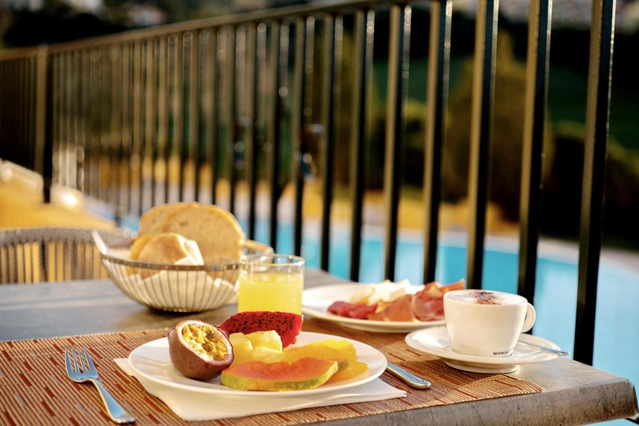 Dolce Camporeal Lisboa Turcifal Exterior photo Breakfast at the pool