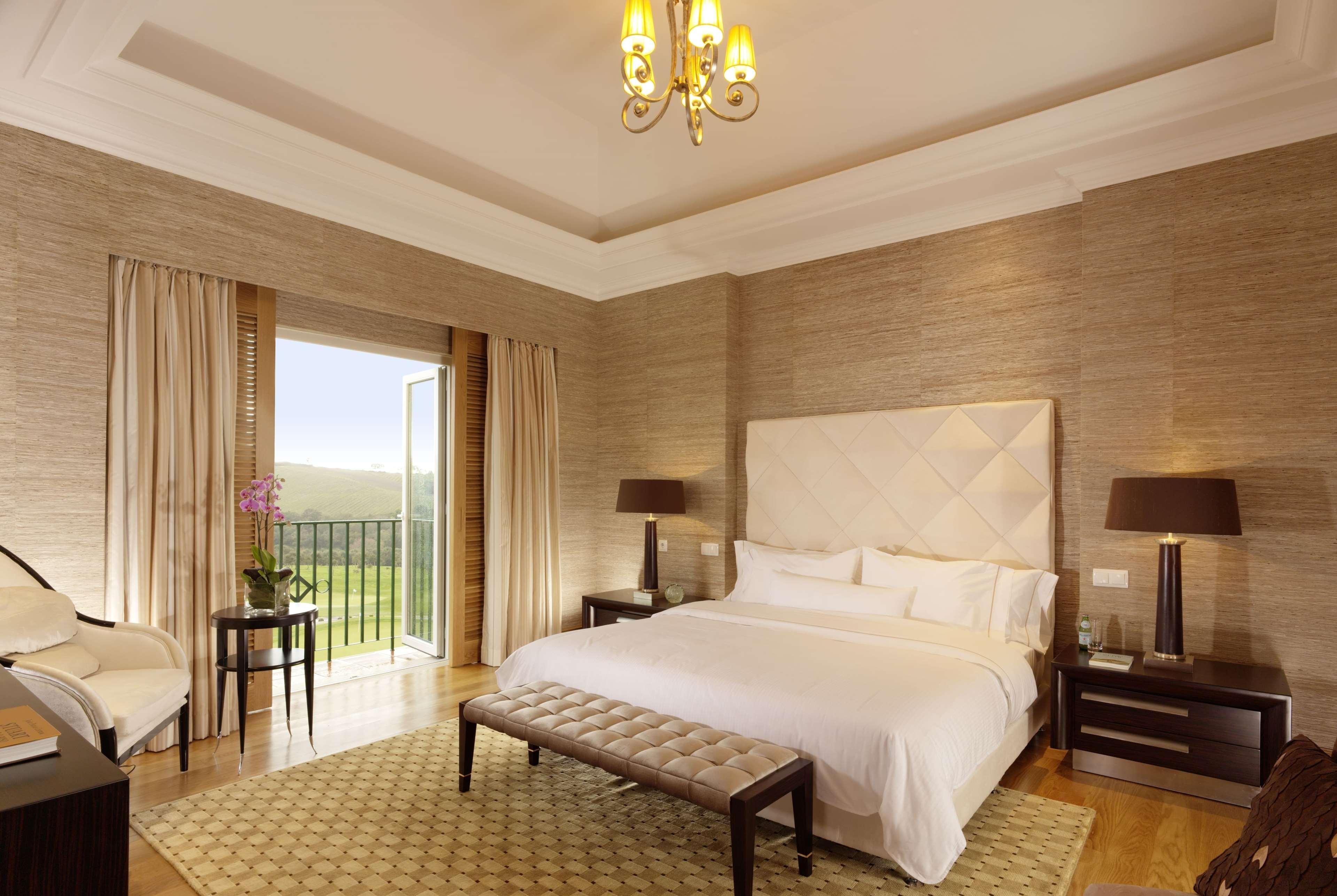 Dolce Camporeal Lisboa Turcifal Exterior photo A bedroom at the hotel