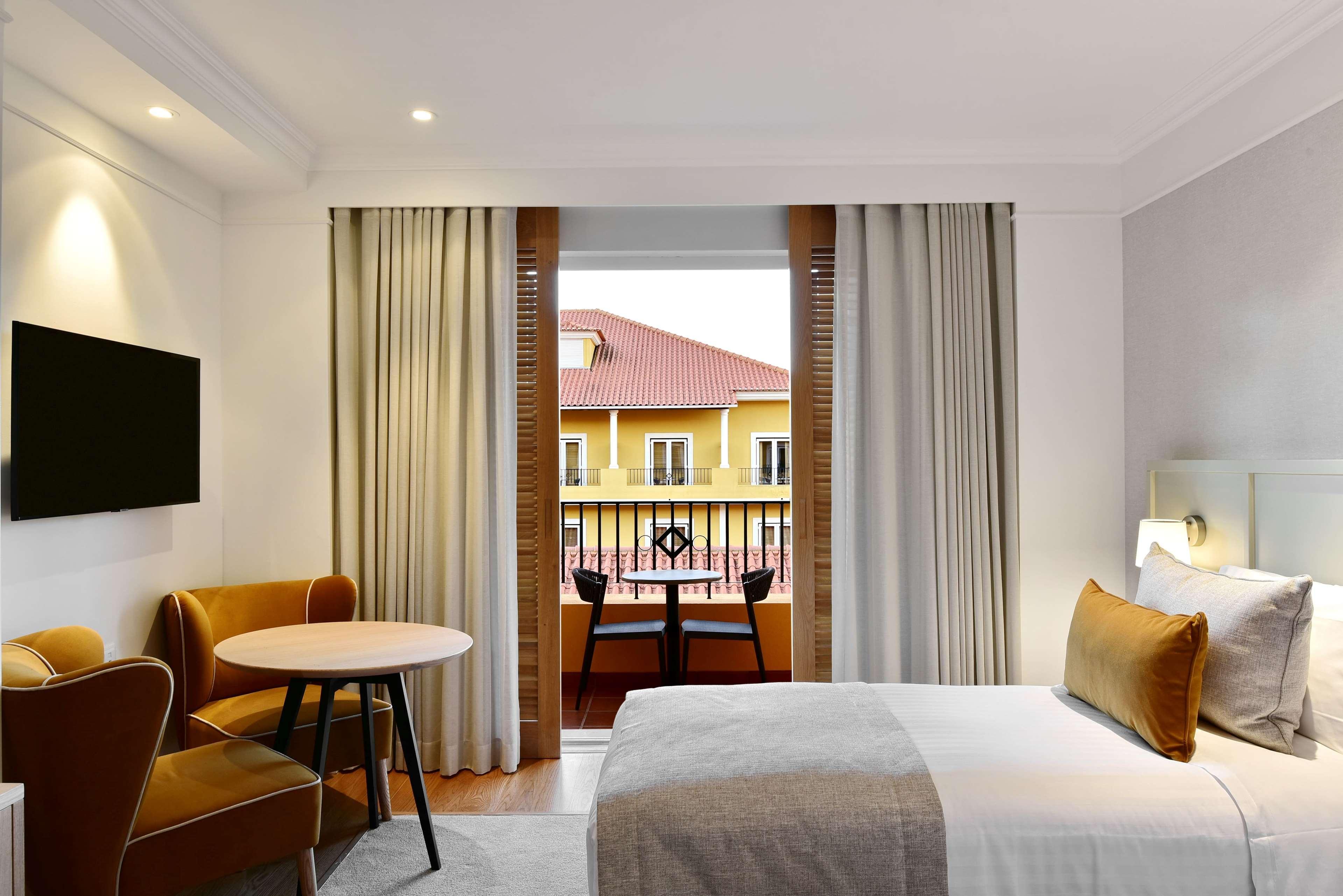 Dolce Camporeal Lisboa Turcifal Exterior photo A room at the hotel