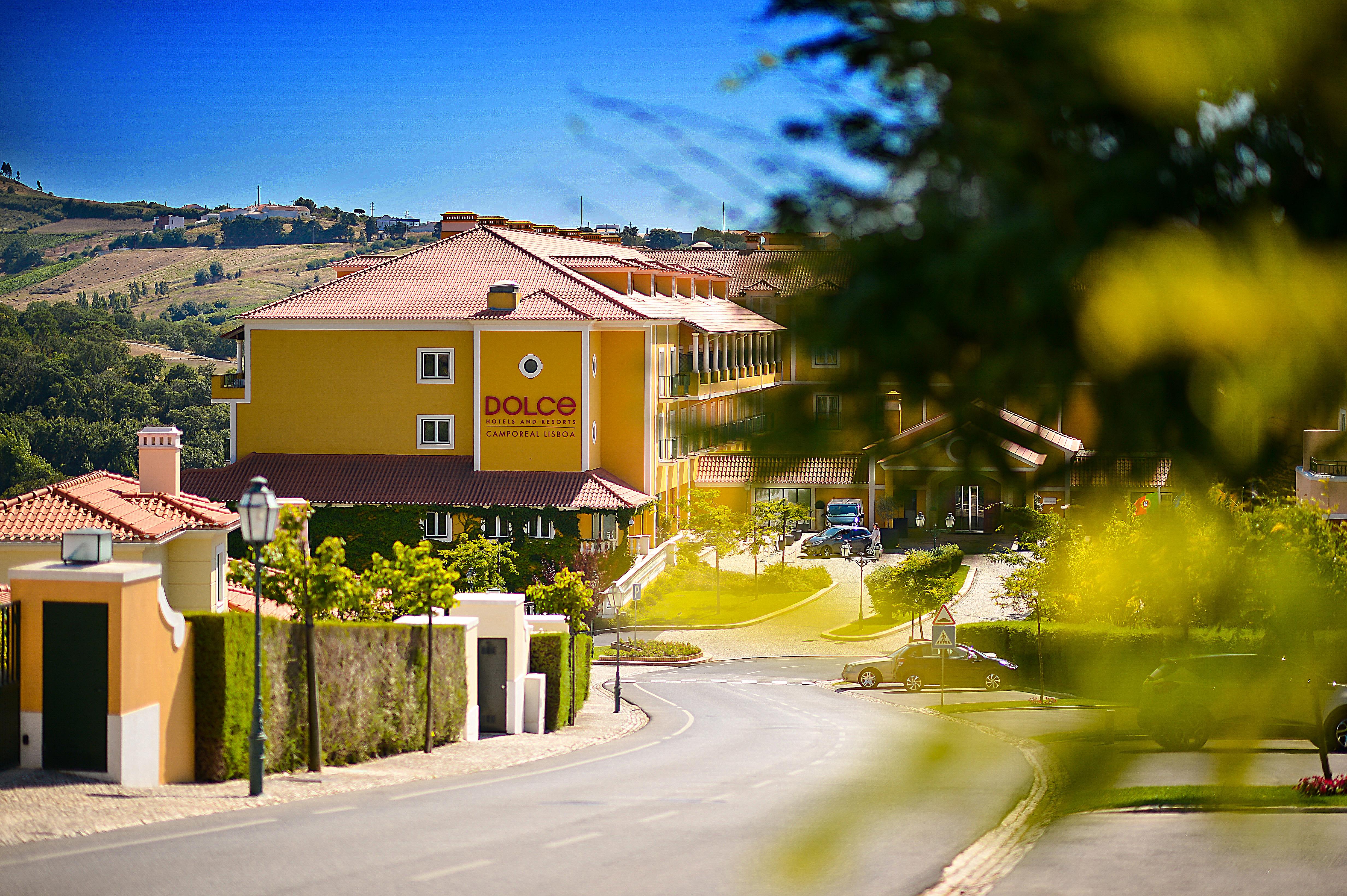 Dolce Camporeal Lisboa Turcifal Exterior photo A typical street in the community