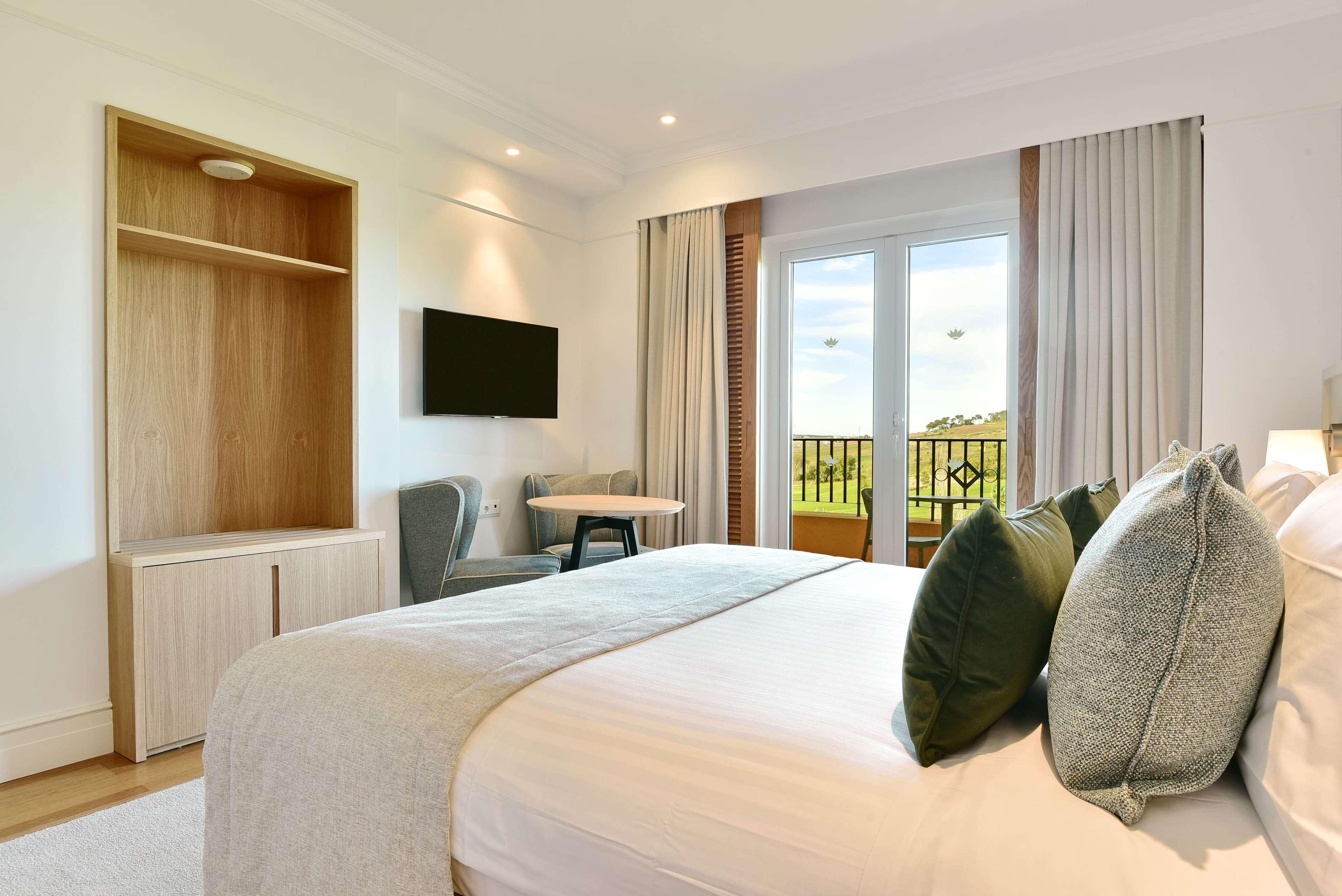 Dolce Camporeal Lisboa Turcifal Exterior photo A bedroom at the hotel