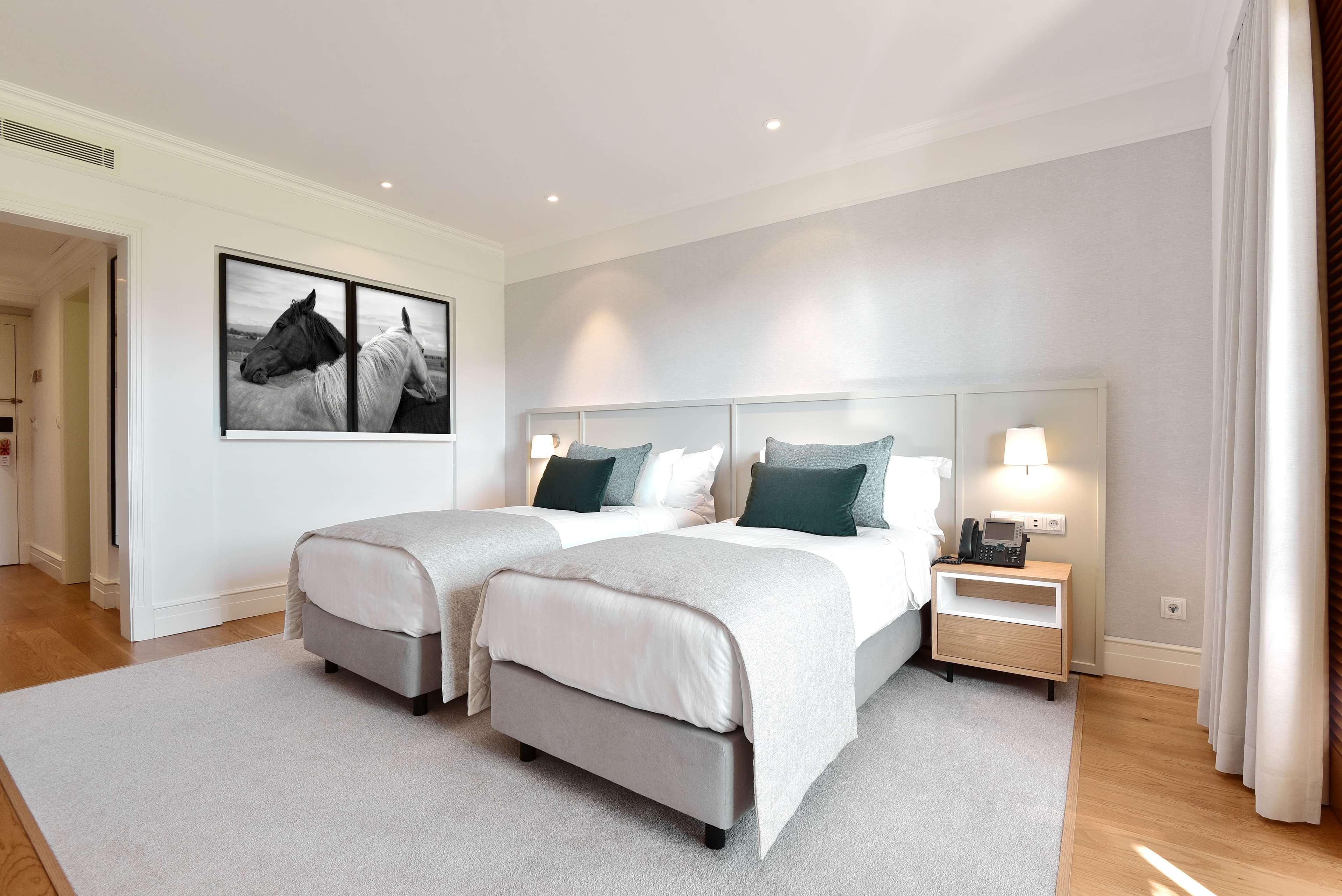 Dolce Camporeal Lisboa Turcifal Exterior photo A bedroom at the hotel