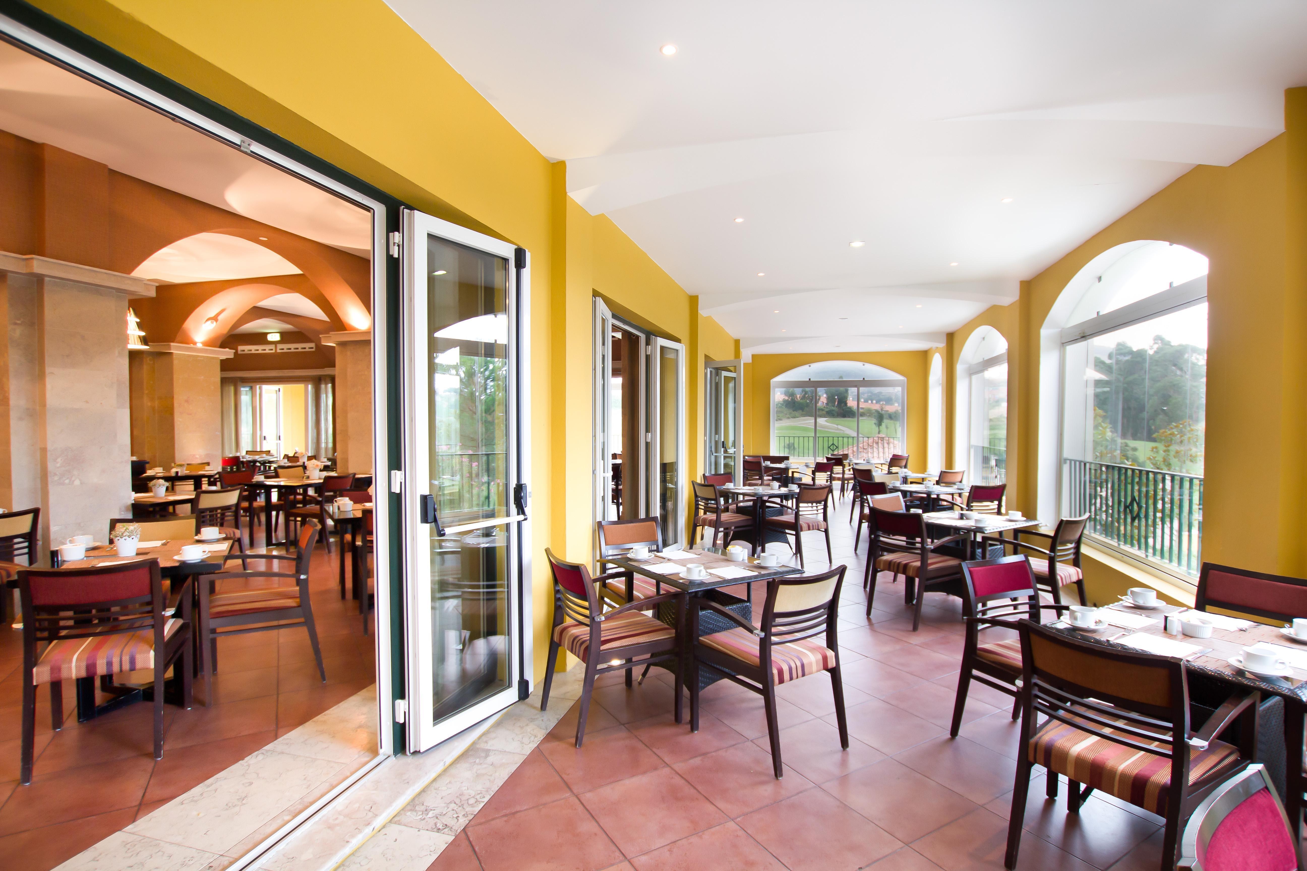 Dolce Camporeal Lisboa Turcifal Exterior photo Restaurant