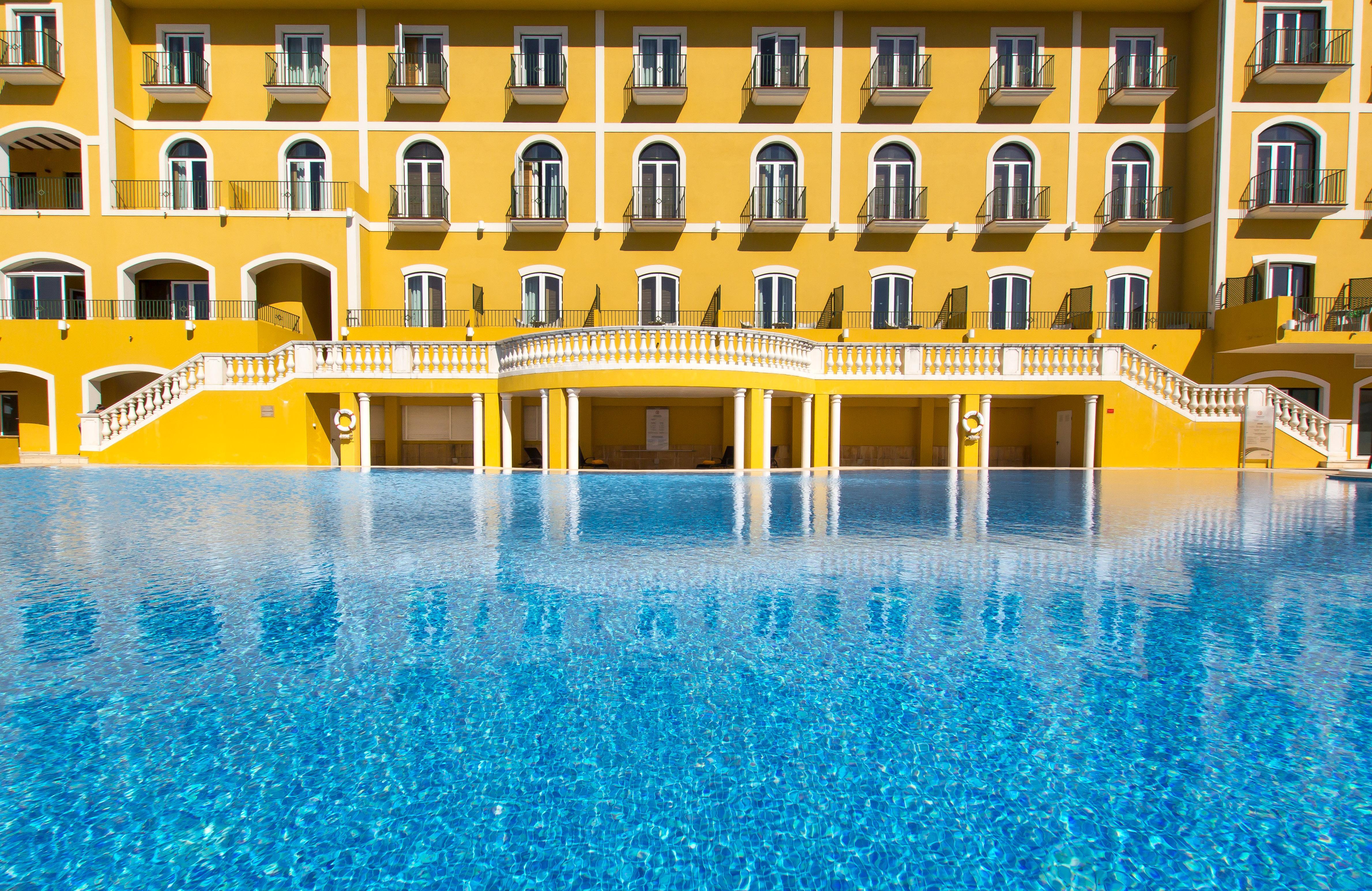 Dolce Camporeal Lisboa Turcifal Exterior photo The hotel's pool