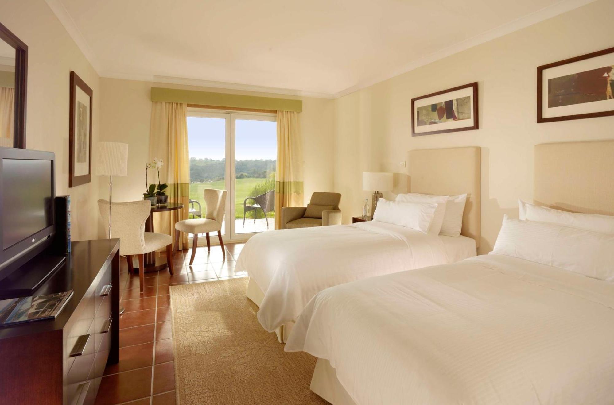 Dolce Camporeal Lisboa Turcifal Exterior photo A typical room at the hotel